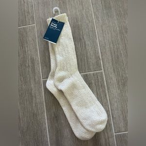 Old Navy Women’s Crew Socks Cream one Size